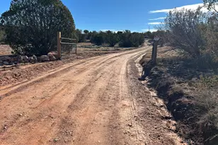 30653 W Basconia Ln, Seligman, AZ 86337 - Photo 8