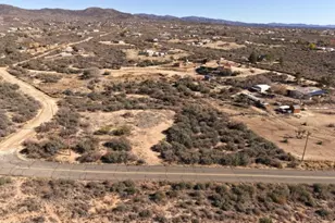 8565 S Donegal Dr, Wilhoit, AZ 86332 - Photo 1