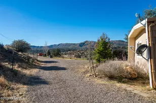 16928 W Trap Rd, Kirkland, AZ 86332 - Photo 28