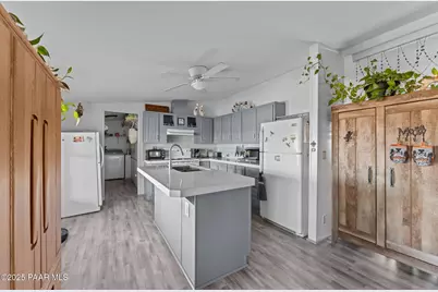 30040 W Redbird Road, Wittmann, AZ 85361 - Photo 2