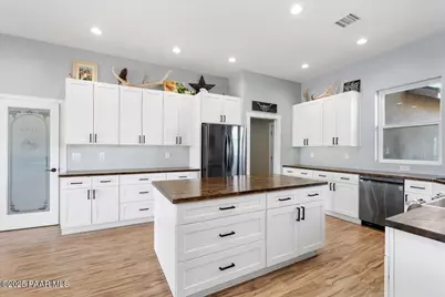 10660 E Colt Road, Prescott Valley, AZ 86315 - Photo 14