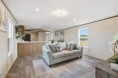 18000 E Quiet Valley Drive, Dewey-Humboldt, AZ 86327 - Photo 2