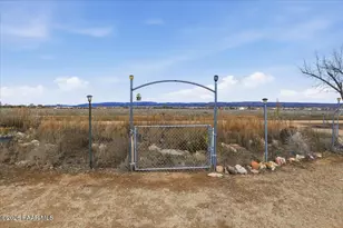 2575 W Annie Rd, Paulden, AZ 86334 - Photo 24