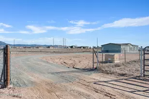 7455 E Bunkhouse Rd, Prescott Valley, AZ 86315 - Photo 4