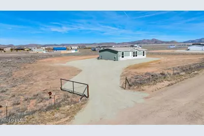 7366 E Bunkhouse Road, Prescott Valley, AZ 86315 - Photo 6