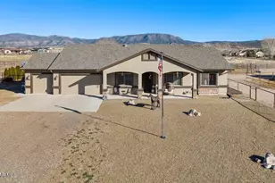 11295 N Scalli Way, Prescott Valley, AZ 86315 - Photo 2