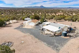 44044 N Haywire Rd, Ash Fork, AZ 86320 - Photo 2