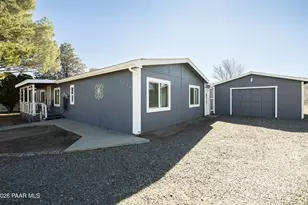 10293 E Manzanita Trail, Dewey-Humboldt, AZ 86327 - Photo 2