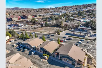 3605 Crossing Drive, Unit B, Prescott, AZ 86305 - Photo 2