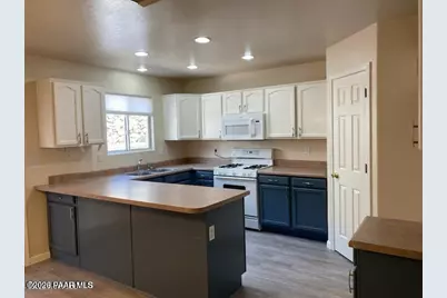 1273 N Barzona Avenue #B, Dewey-Humboldt, AZ 86327 - Photo 2