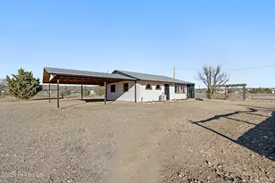 685 W Iris Rd, Paulden, AZ 86334 - Photo 2