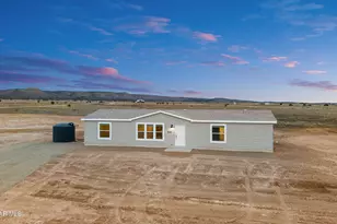 27181 W Kingdom Ct, Paulden, AZ 86334 - Photo 2