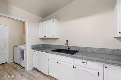 11055 E Lariat Lane, Dewey-Humboldt, AZ 86327 - Photo 14