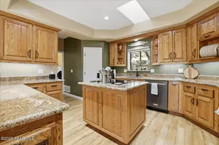 1560 Southpark Cir, Prescott, AZ 86305 - Photo 10