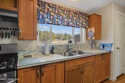 38236 W Howling Coyote Road, Seligman, AZ 86337 - Photo 8