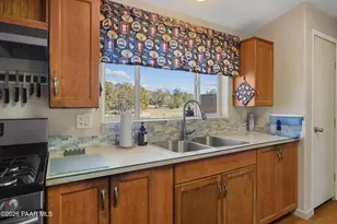 38236 W Howling Coyote Rd, Seligman, AZ 86337 - Photo 8