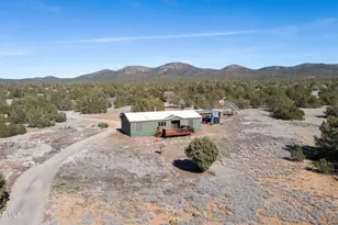 38236 W Howling Coyote Rd, Seligman, AZ 86337 - Photo 58