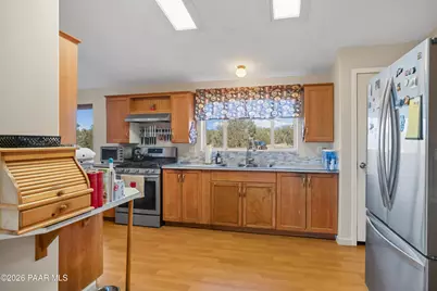 38236 W Howling Coyote Road, Seligman, AZ 86337 - Photo 6