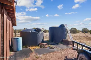 38236 W Howling Coyote Rd, Seligman, AZ 86337 - Photo 34