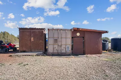 38236 W Howling Coyote Road, Seligman, AZ 86337 - Photo 32