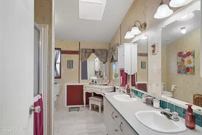 38236 W Howling Coyote Road, Seligman, AZ 86337 - Photo 22