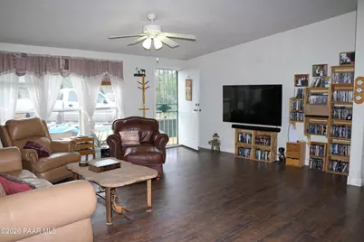 36875 W Aventura Nueva Road, Seligman, AZ 86337 - Photo 18