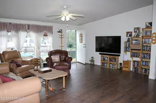 36875 W Aventura Nueva Rd, Seligman, AZ 86337 - Photo 18