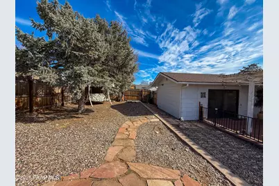 10746 E Manzanita Trail, Dewey-Humboldt, AZ 86327 - Photo 28