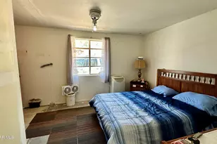 32240 S Lisa Dr, Black Canyon City, AZ 85324 - Photo 12