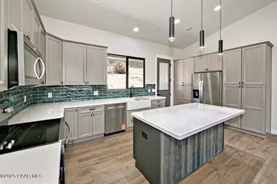 9977 E Arrowhead Drive, Prescott Valley, AZ 86314 - Photo 8