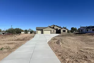 97 Brenna Dr, Chino Valley, AZ 86323 - Photo 2