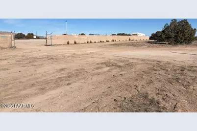 25510 E Hillcrest Drive, Seligman, AZ 86337 - Photo 1