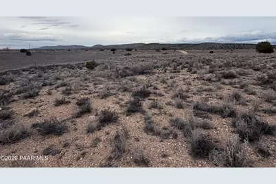 25867 N Robin Drive, Paulden, AZ 86334 - Photo 2