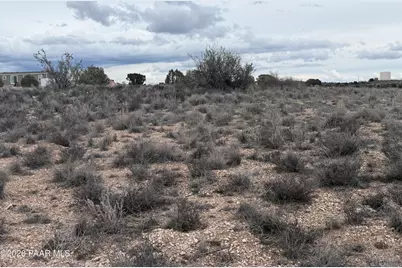 25672 N Lopez Drive, Paulden, AZ 86334 - Photo 1