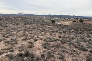 25688 N Lopez Dr, Paulden, AZ 86334 - Photo 1