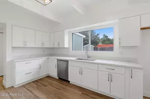 1889 Foothill Dr, Prescott, AZ 86303 - Photo 12