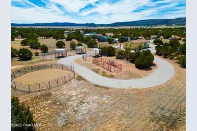 53845 N Cedar Drive, Seligman, AZ 86337 - Photo 6