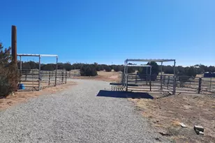 53845 N Cedar Dr, Seligman, AZ 86337 - Photo 32