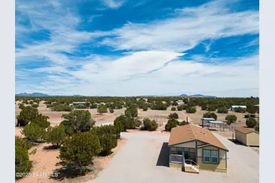53845 N Cedar Drive, Seligman, AZ 86337 - Photo 2