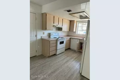 3349 N Yavapai Road #B, Prescott Valley, AZ 86314 - Photo 6