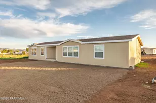 20255 E Stagecoach Trail, Mayer, AZ 86333 - Photo 2