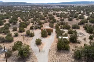 25815 W Fort Rock Rd, Seligman, AZ 86337 - Photo 30