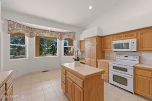 8875 N Valley Oak Dr, Prescott, AZ 86305 - Photo 14