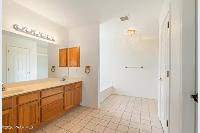 9666 E Catalina Drive, Prescott Valley, AZ 86314 - Photo 12