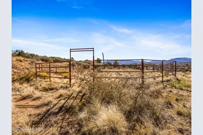 17827 S Tawny Lane, Peeples Valley, AZ 86332 - Photo 24