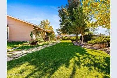 17827 S Tawny Lane, Peeples Valley, AZ 86332 - Photo 8