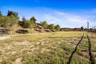 17827 S Tawny Ln, Peeples Valley, AZ 86332 - Photo 20