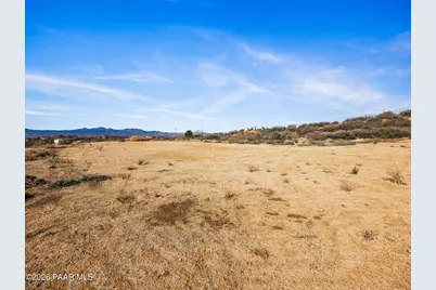 7565 W Derry Drive, Kirkland, AZ 86332 - Photo 2