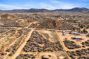 7565 W Derry Dr, Kirkland, AZ 86332 - Photo 1