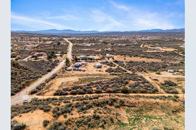 7565 W Derry Drive, Kirkland, AZ 86332 - Photo 6